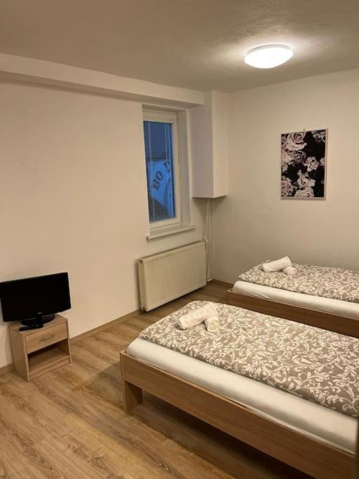Appartement Bada Bing Plaza à Bratislava Extérieur photo