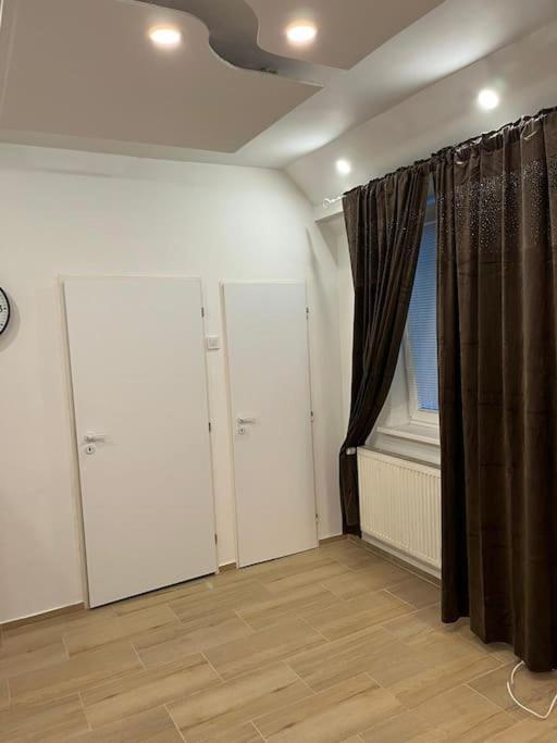 Appartement Bada Bing Plaza à Bratislava Extérieur photo