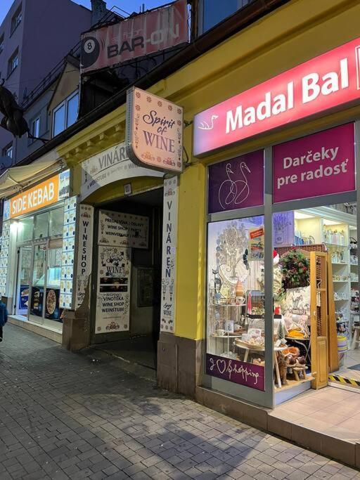 Appartement Bada Bing Plaza à Bratislava Extérieur photo