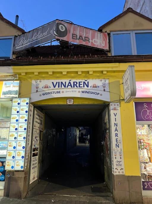 Appartement Bada Bing Plaza à Bratislava Extérieur photo
